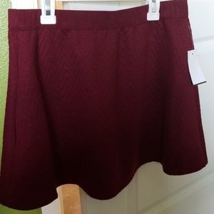 NWT- JUNIORS  CANDIES BURGUNDY SKIRT
